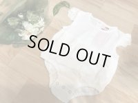 フレンチスリーブロンパース　ホワイト