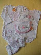 画像: GYMBOREE バニーのロンパース、ボディ、スタイ3点セット　ラッピング＋手提げ袋付き！！！