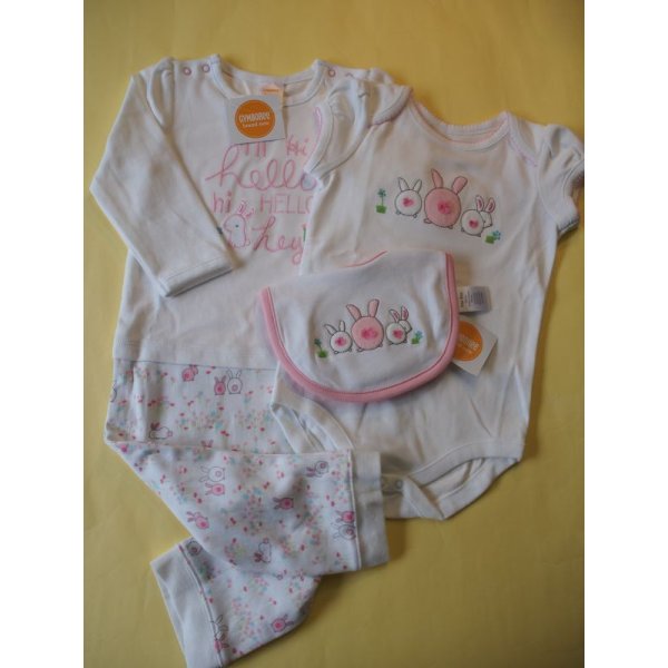 画像1: GYMBOREE バニーのロンパース、ボディ、スタイ3点セット　ラッピング＋手提げ袋付き！！！ (1)