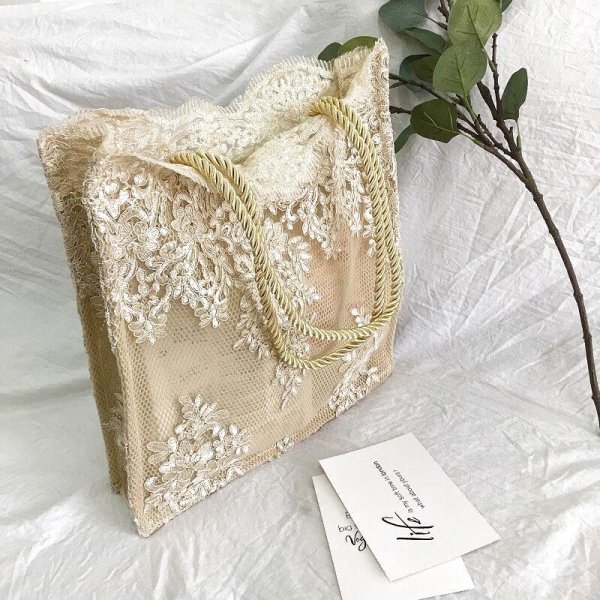 画像3: レースの刺繍トートバッグ　大きいサイズ　　ミニポーチ付き (3)