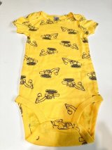 画像: carter's 黄色いショベルカーロンパース